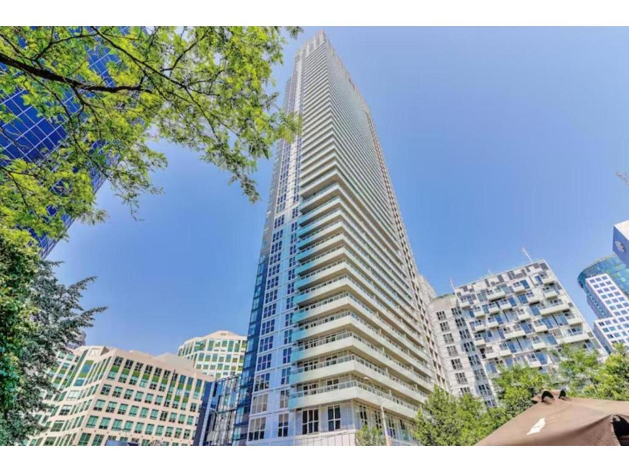 Rivetstays - The Atmos Toronto Exterior photo