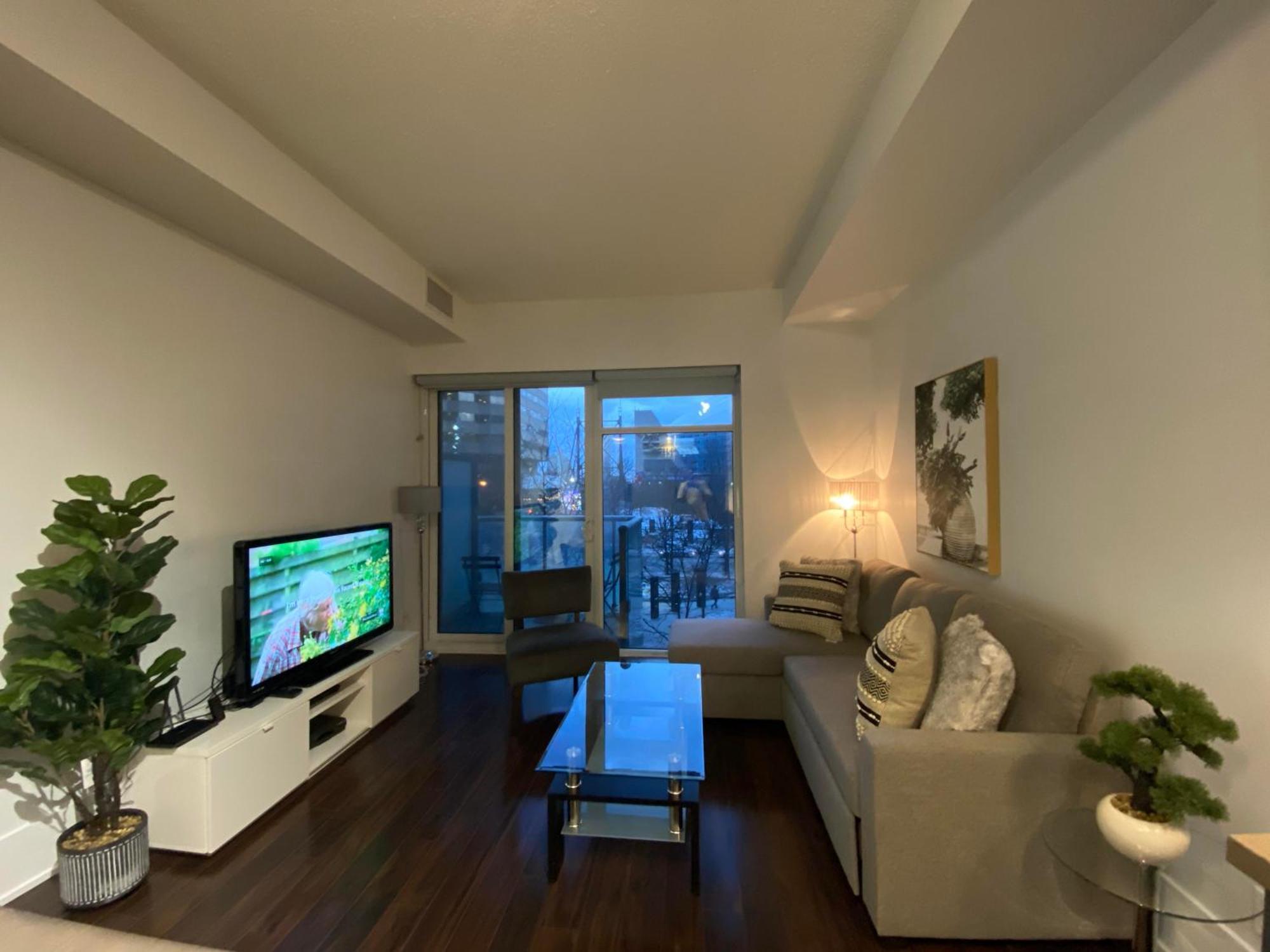 Rivetstays - The Atmos Toronto Exterior photo