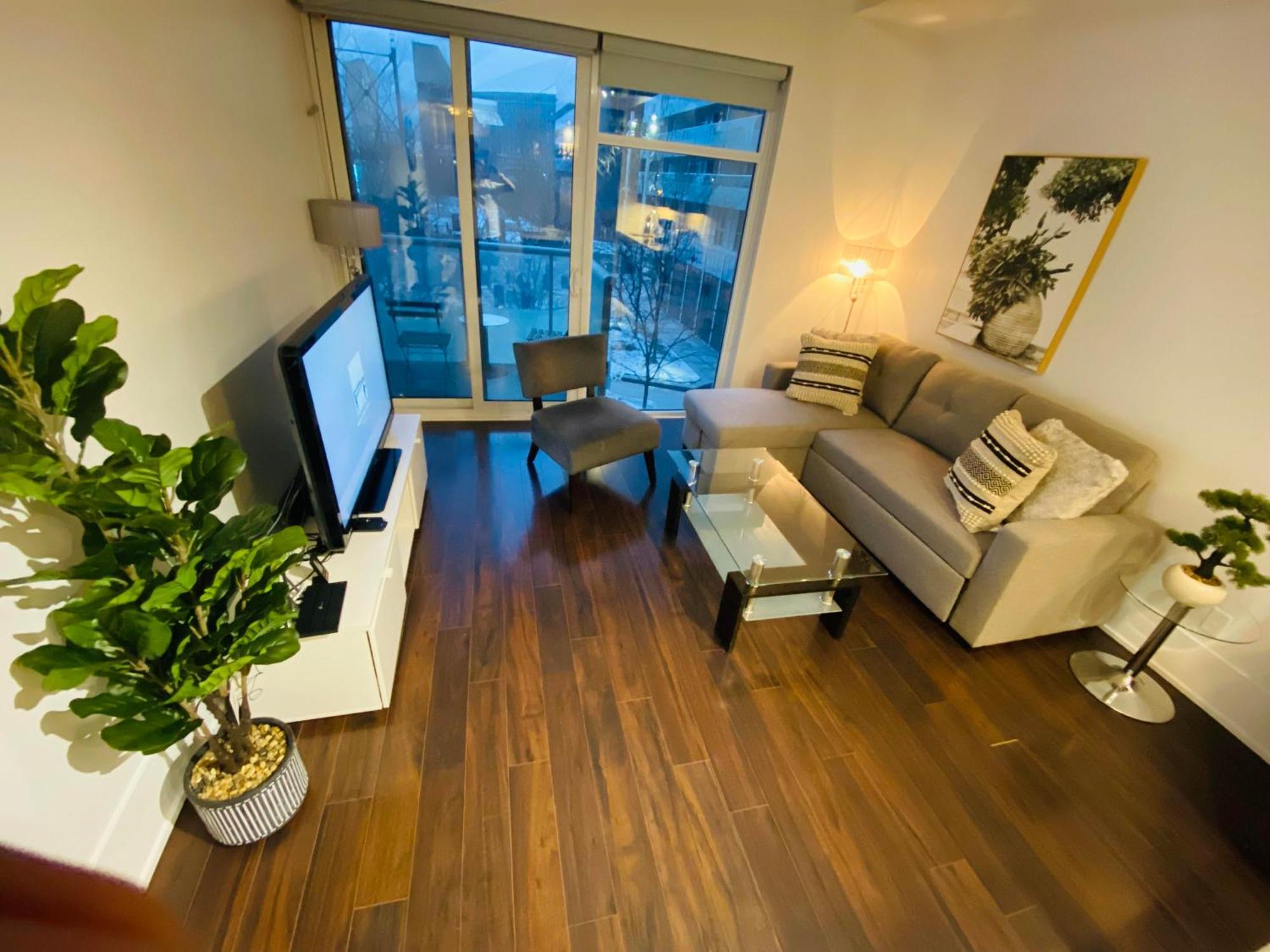 Rivetstays - The Atmos Toronto Exterior photo